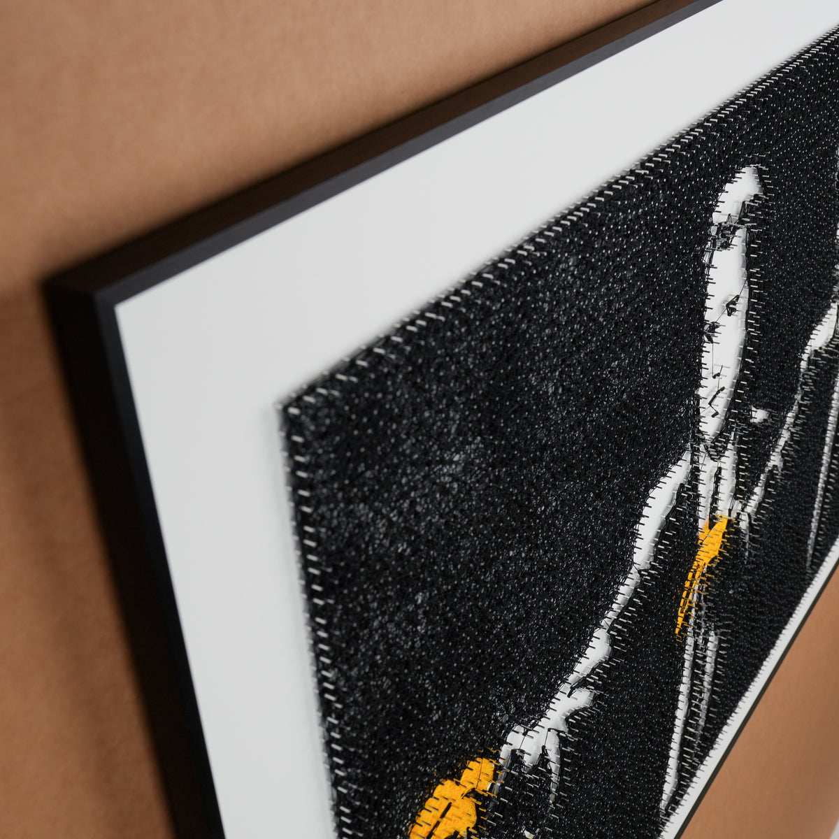 Fadenbild mit 7665 Nägeln, 81x57 cm